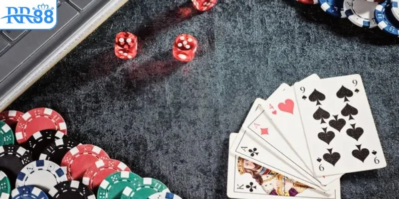 Game Poker bắt bài đối thủ để chiến thắng